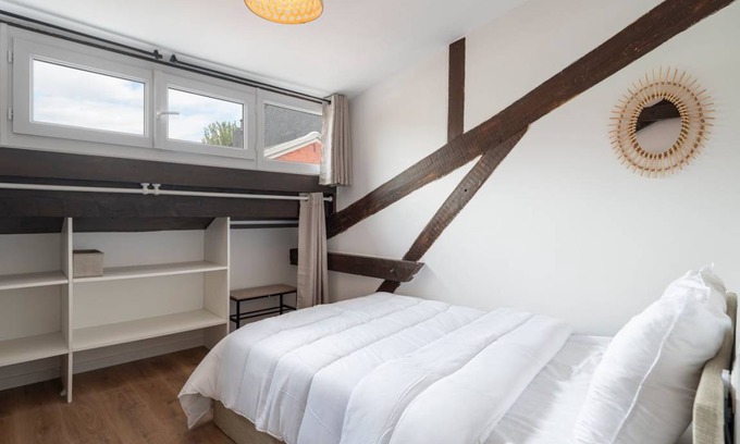18th Arrondissement Resort | 248 m² Private room ∙ 1 bedroom ∙ 1 guest