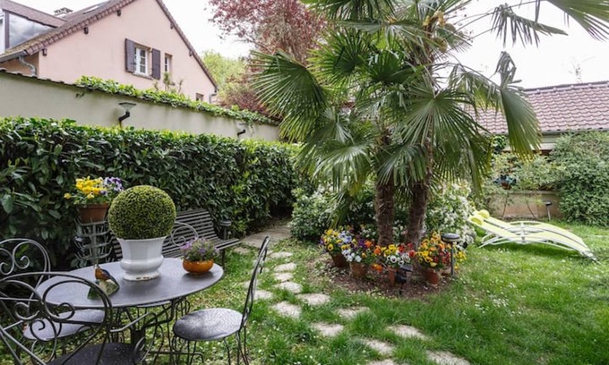 Ville-d'Avray Apartment | 25 m² Studio flat ∙ 1 bedroom ∙ 2 guests