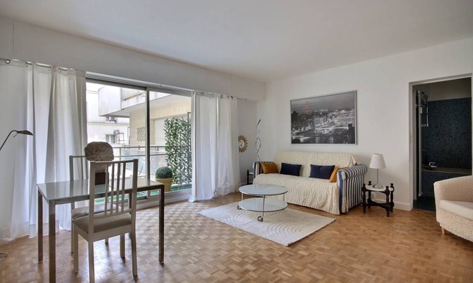 Arsenal Apartment | 36 m² Apartment ∙ 2 guests