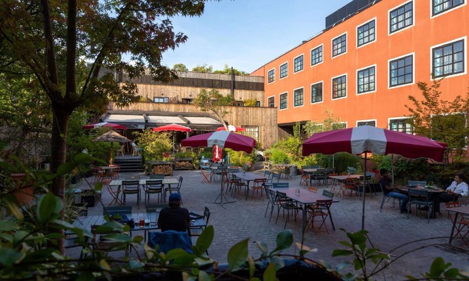 Les Puces de Saint-Ouen Hotel | 38 m² Hotel ∙ 127 guests