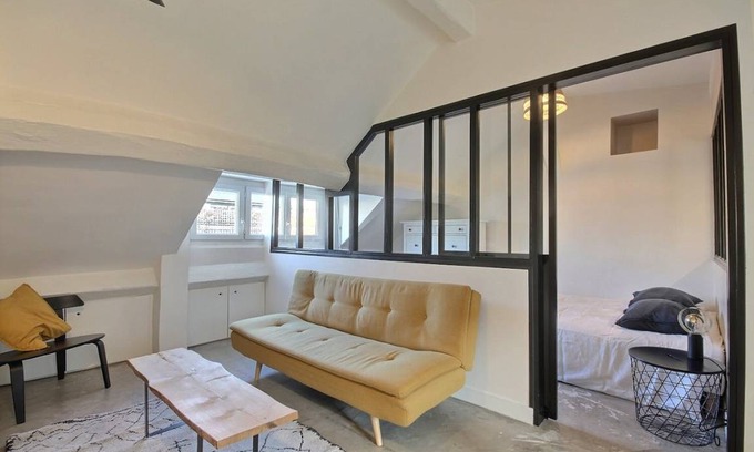6th Arrondissement Apartment | 40 m² Apartment ∙ 1 bedroom ∙ 2 guests