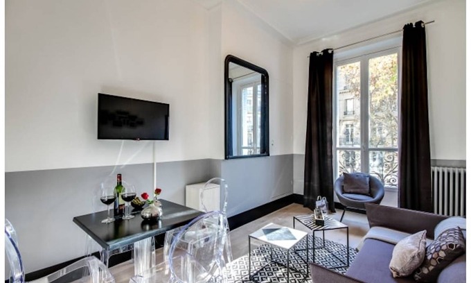 Saint-Germain-des-Pres Apartment | 43 m² Apartment ∙ 1 bedroom ∙ 2 guests
