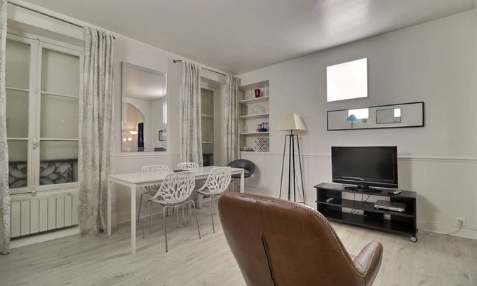 Ternes Apartment | 44 m² Apartment ∙ 1 bedroom ∙ 2 guests