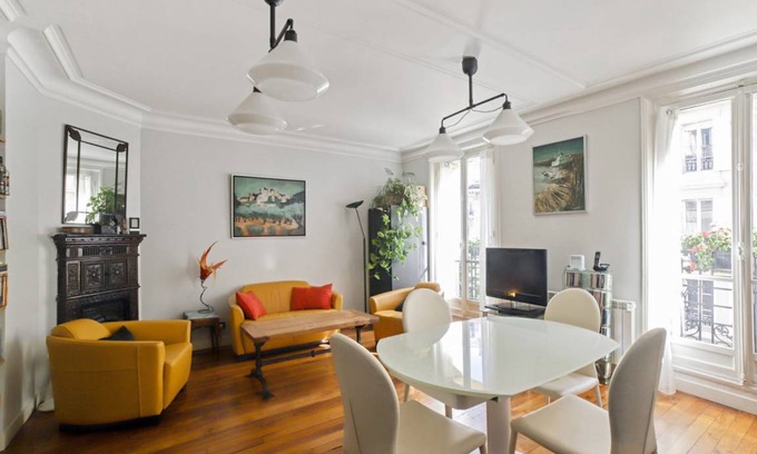 18th Arrondissement Apartment | 55 m² Apartment ∙ 2 bedrooms ∙ 3 guests