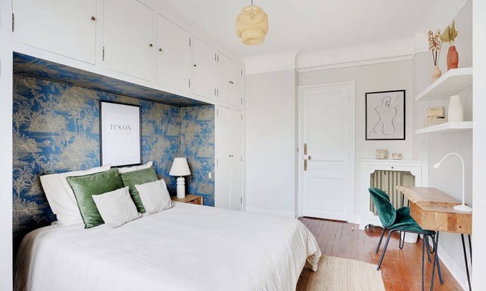 15th Arrondissement Resort | 65 m² Private room ∙ 1 bedroom ∙ 4 guests