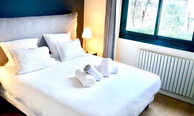 Saint-Cloud Apartment | 80 m² Apartment ∙ 1 bedroom ∙ 2 guests