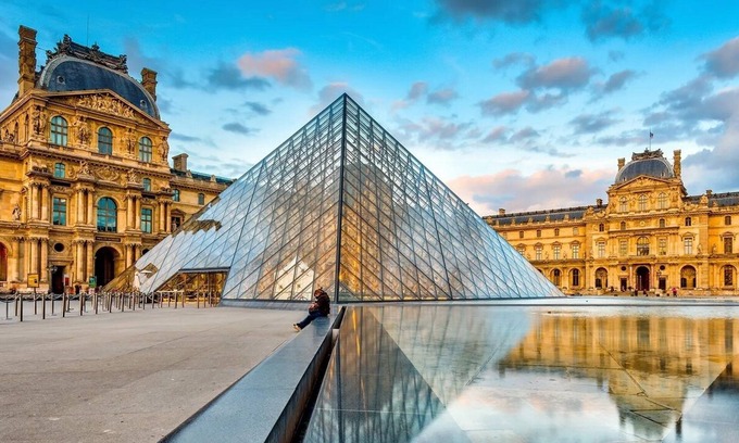 Saint-Merri Apartment | A PERFECT BLEND OF HISTORIC CHARM AND MODERN LUXURY BETWEEN NOTRE DAME & LOUVRE