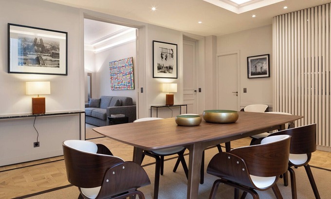 Saint-Thomas-d'Aquin Apartment | A Splendide 3-BR/3BA close to Le Bon Marché - Saint-Germain
