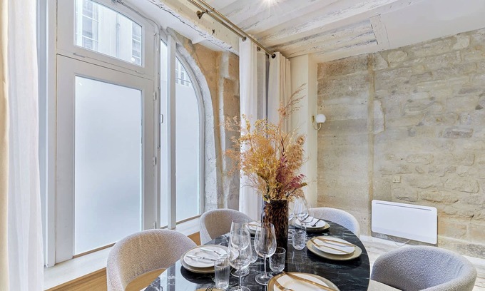 Arsenal Apartment | Amazing Apartment in the Center of Paris