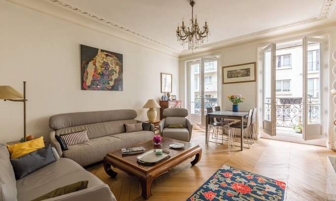 Porte-Dauphine Apartment | Ambassador Hideaway, by Veeve