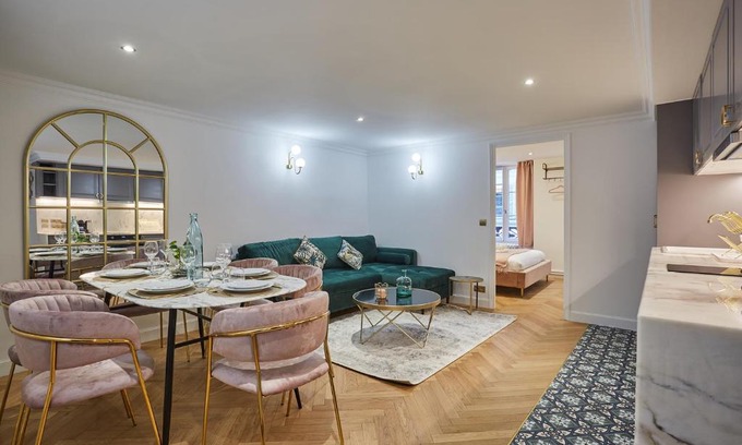 6th Arrondissement Apartment | Apartment Saint Germain des Près by Studio prestige