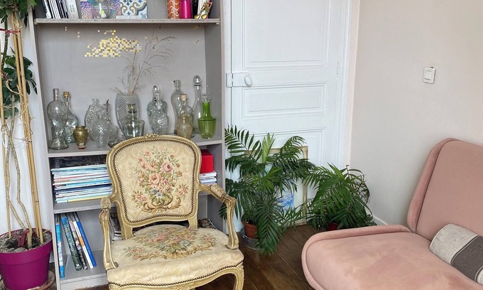Maisons-Alfort Apartment | Artistic housing