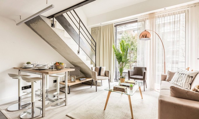 15th Arrondissement Apartment | B3 Loft Duplex 175Blo-Paris Convention