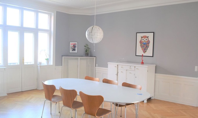 Frederiksberg C Apartment | Beautiful 3-Bedroom Apartment in a fashionable part of Copenhagen- Frederiksberg