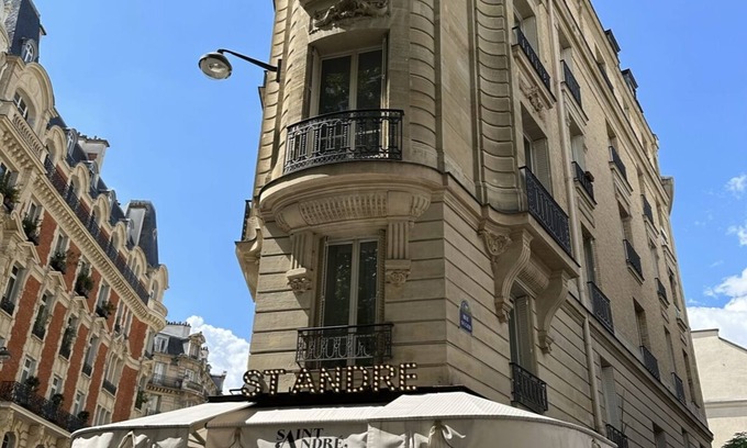 Saint-Germain-des-Pres Apartment | Beautiful studio apartment