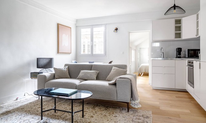 Arsenal Apartment | Blueground | Marais, nr shops & Bastille