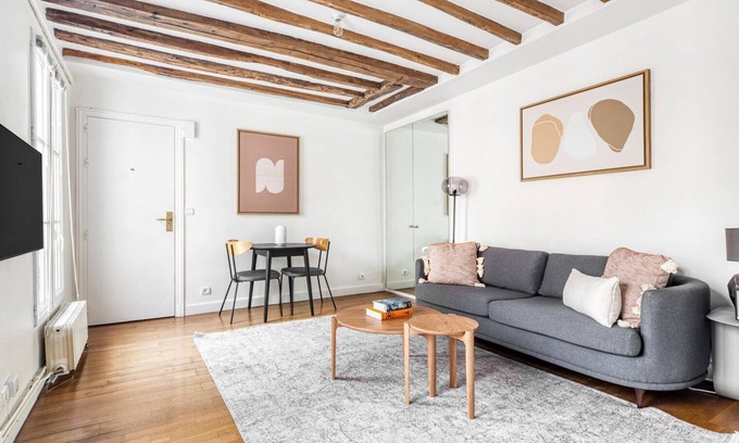 Arsenal Apartment | Blueground | St Paul, nr Bastille & Le Marais