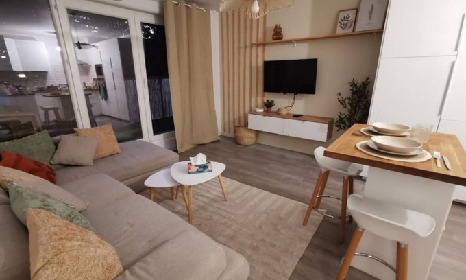 Bondy Apartment | Bondy's cocoon, a 3-minute walk from the station. Self-guided arrival. Free parking