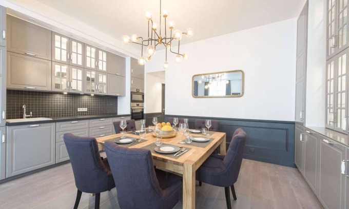 Enfants-Rouges Apartment | Buckingham, 2BR/2BA, 6 people
