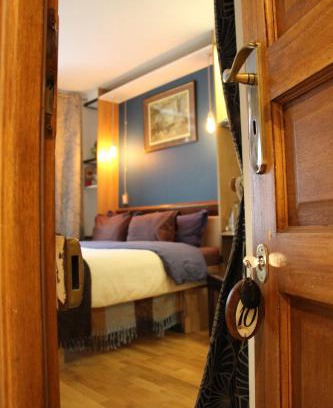 Quartier de la Porte-Saint-Denis House | Cédric hosts ! A Home in Paris