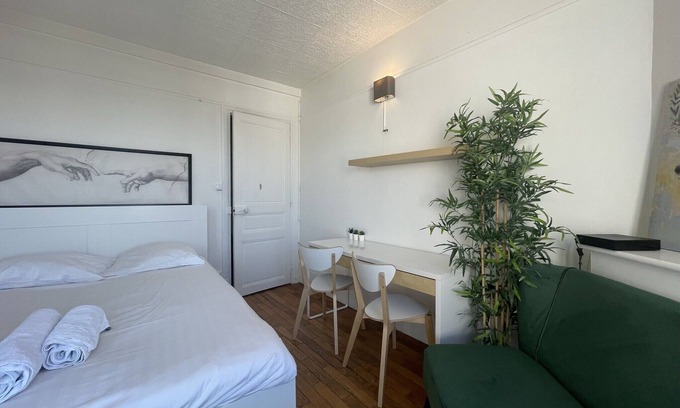 Levallois-Perret Apartment | Charming 1 bedroom Levallois/Paris - Civil lease