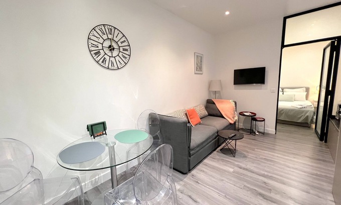 15th Arrondissement Apartment | Charming & absolutely quiet flat, ideally located rue du Commerce