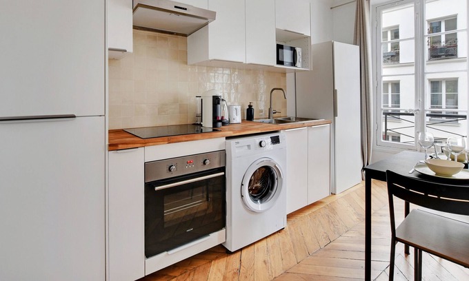 Quartier de la Porte-Saint-Denis Apartment | Charming flat near Grands Boulevards - Mobility lease