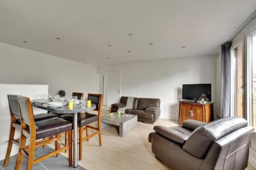 Saint-Denis Apartment | Chic apart with parking