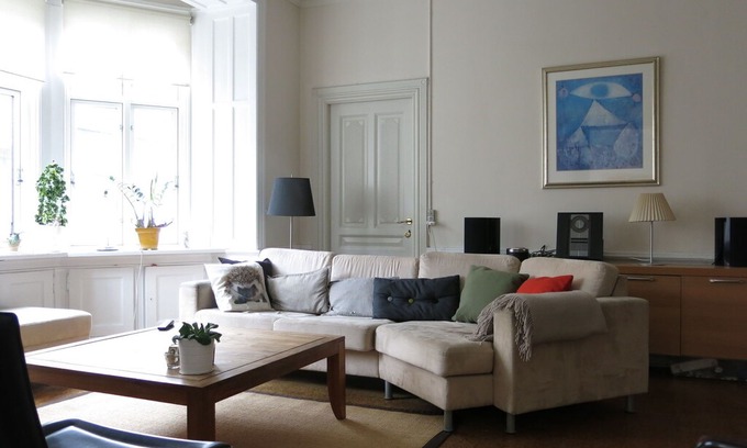 Frederiksberg C Apartment | City Apartment in Frederiksberg with 3 bedrooms sleeps 5