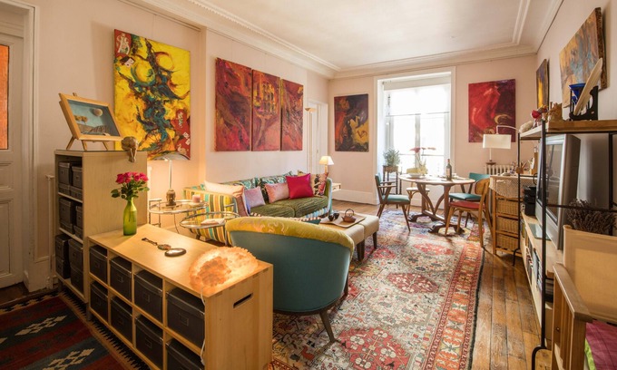 Quartier de l'Ecole-Militaire Apartment | Discover Central Paris from an Artsy Private Apartment at Invalides Eiffel Tower