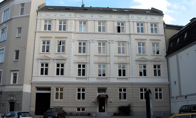 København V Hotel | 121 m² Hotel ∙ 2 bedrooms ∙ 127 guests