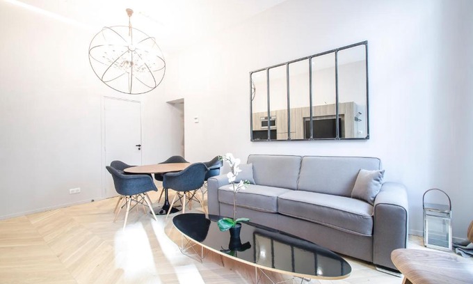 Gaillon Apartment | Dreamyflat - Apartment Opera 1