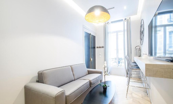 Gaillon Apartment | Dreamyflat - Apartment Opera 2