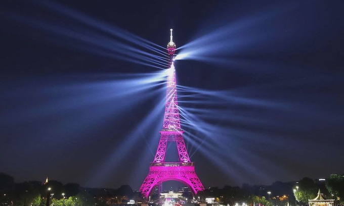 Porte-Dauphine Apartment | Exclusive Eiffel Tower