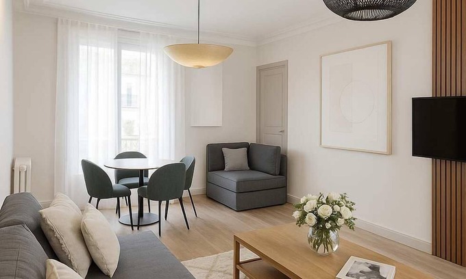 17th Arrondissement Apartment | Family apartment in Paris, close to attractions