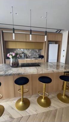 Porte-Dauphine Apartment | Foch
