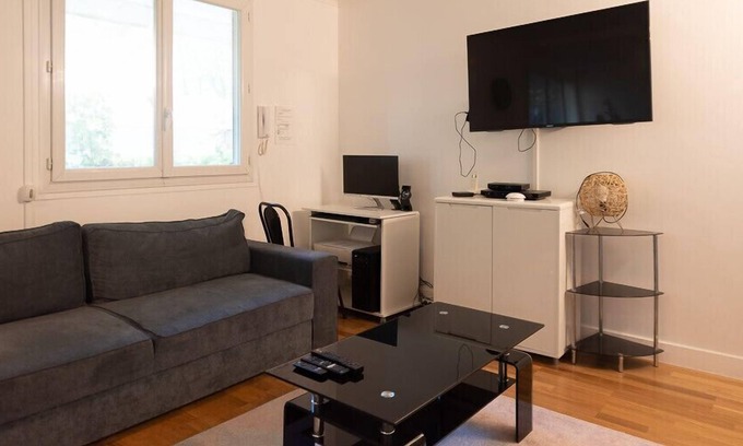 Romainville Apartment | Fresh and spacious family nest in Romainville
