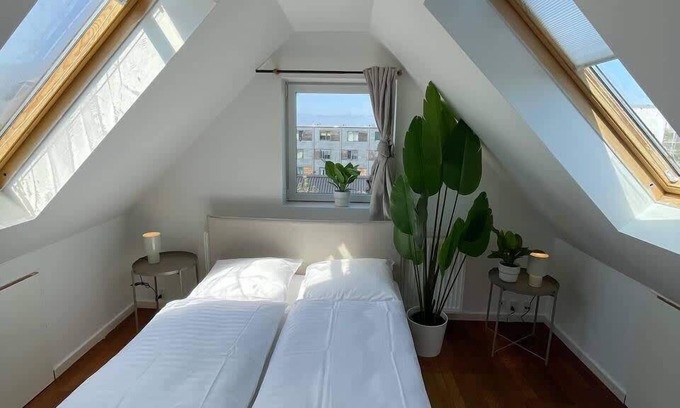Amager Apartment | Fully furnished room with shared kitchen and bathroom7