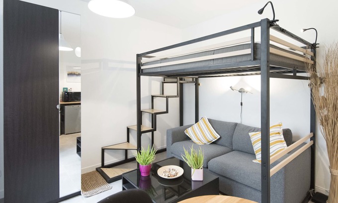 18th Arrondissement Apartment | Functional apartment near Montmartre