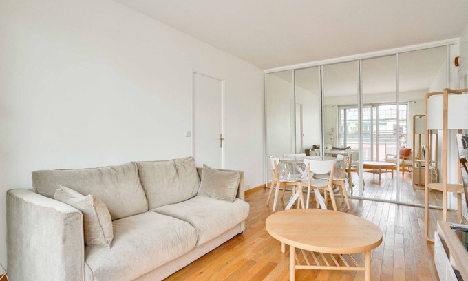 Quartier de Javel Apartment | GuestReady - Charming stay with a view