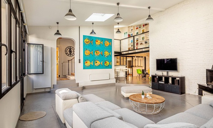 Vincennes House | GuestReady - Terraced Family Home