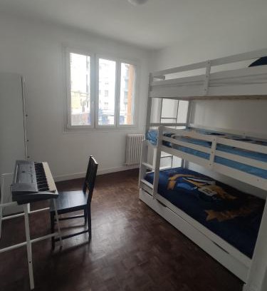 Vanves Hostel | Hakuna Matata Guest House
