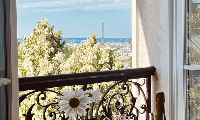 Montmartre Apartment | In the Heart of Montmartre