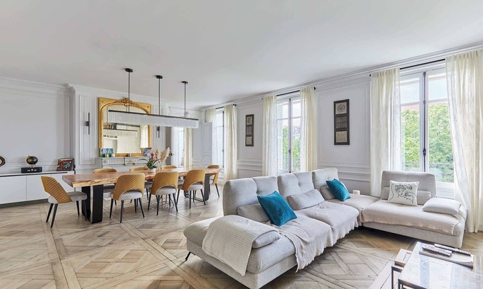 17th Arrondissement Apartment | Incredible Apartment Etoile Porte Maillot