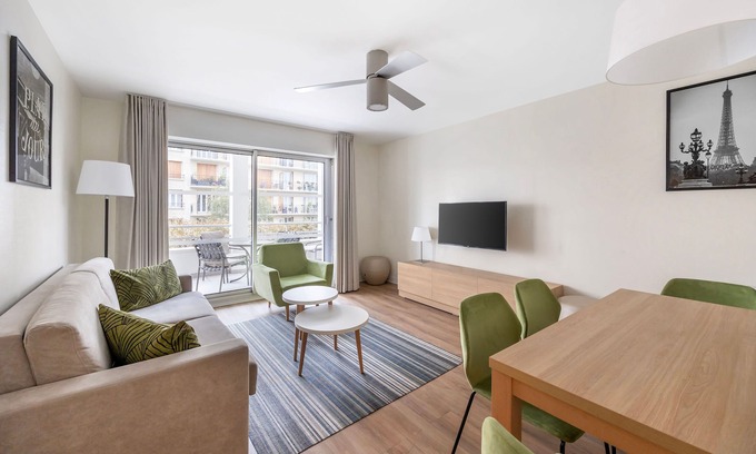 Diderot Condo | Large 2-Bed Apartment | Paris Vincennes | Sleeps 6