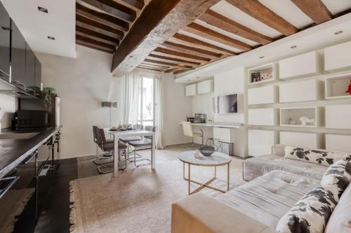 6th Arrondissement Apartment | Large and Modern 1Brd Flat at Lovely Saint Germain