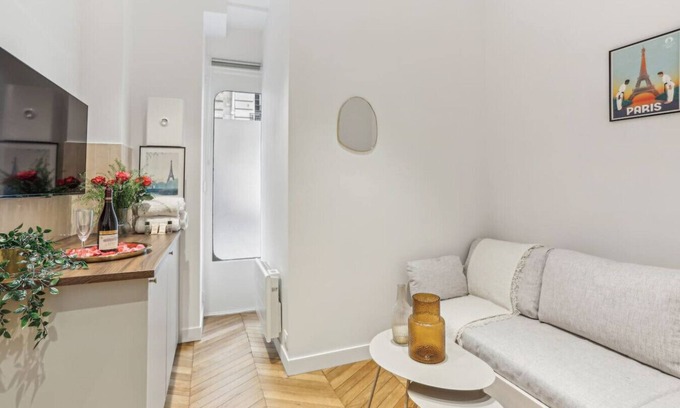 Ternes Apartment | Lavie Maison : Hot Tub & AC Near Arc de Triomphe