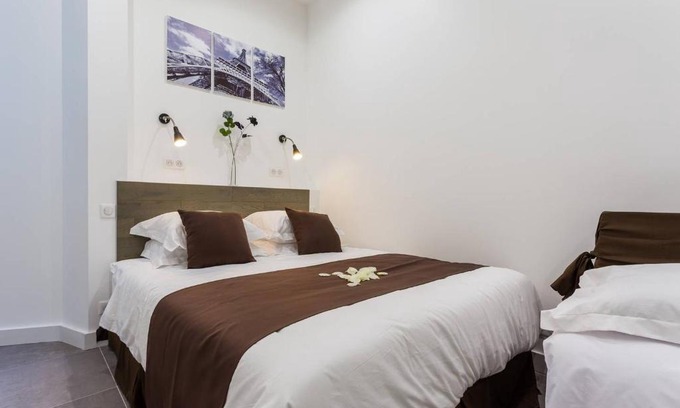 Quartier des Grandes-Carrieres Apartment | Le Logis de Montmartre