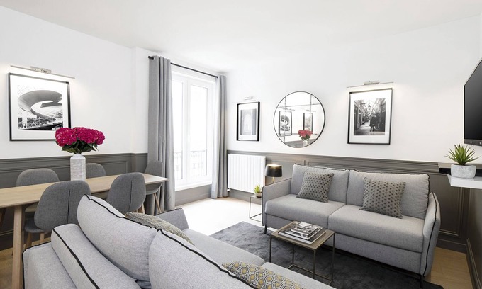 Quartier de la Porte-Saint-Denis Apartment | LivinParis | Luxury 2 Bedrooms Opera III