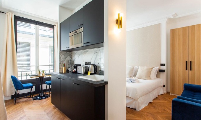 Faubourg-du-Roule Apartment | Luxurious apartment II -2P- Champs Elysées